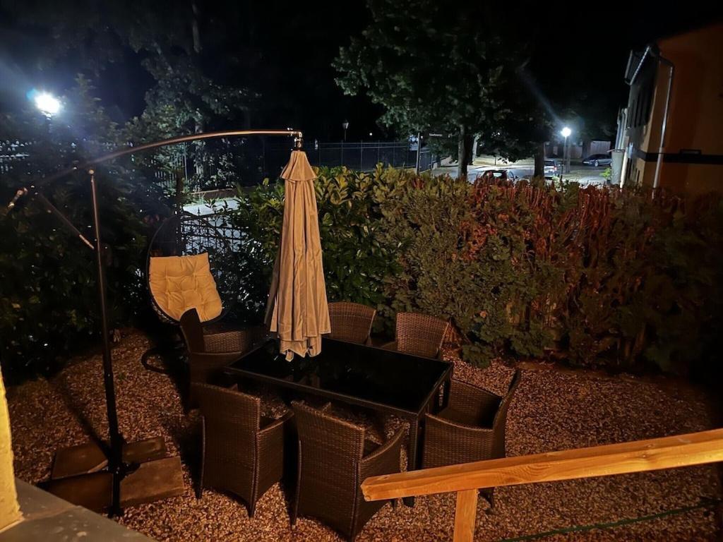 "Ferienwohnung Am Schloss" - Ferienwohnung Mit Blick Auf Das Barbyer Schloss, 5 Gehminuten Bis Zur Elbe Bagian luar foto
