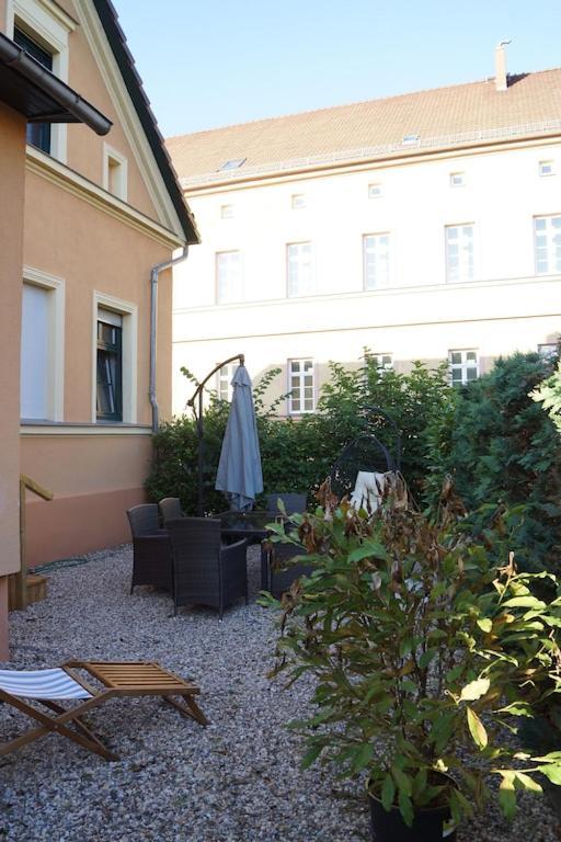 "Ferienwohnung Am Schloss" - Ferienwohnung Mit Blick Auf Das Barbyer Schloss, 5 Gehminuten Bis Zur Elbe Bagian luar foto